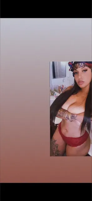 Dahni OnlyFans creator with big tits