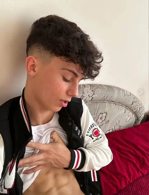 Chris OnlyFans content creator with exclusive videos