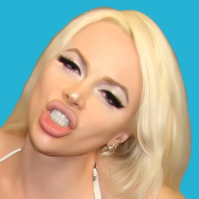 DEALMAS OnlyFans Blonde Creator