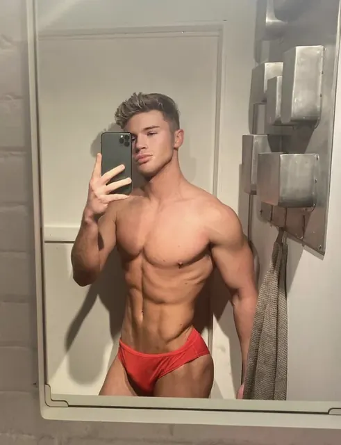 Deanyoung_ OnlyFans Irish creator with private content