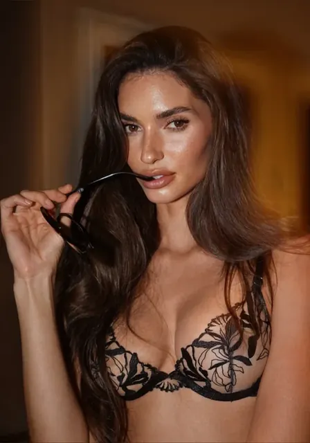 Debbie Stpierre OnlyFans creator with exclusive content