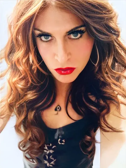 Dee4bbc on OnlyFans Trans content creator