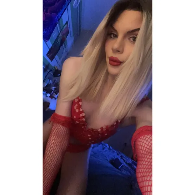 Deeliciousxox OnlyFans creator offering exclusive content.
