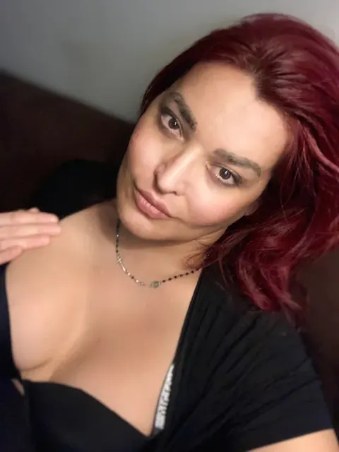 Luna OnlyFans creator with captivating content