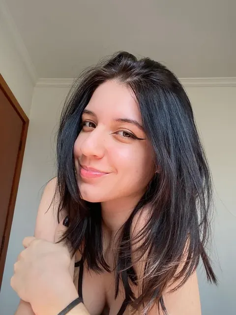 Desirreof OnlyFans alternative model