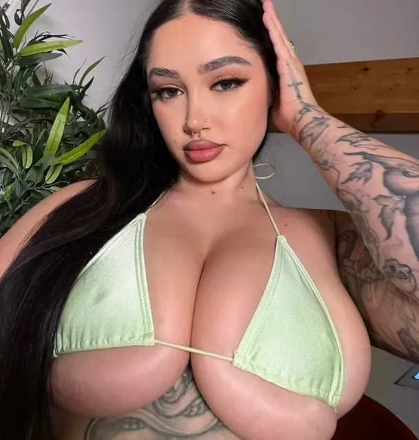 Grace on OnlyFans with a creative touch