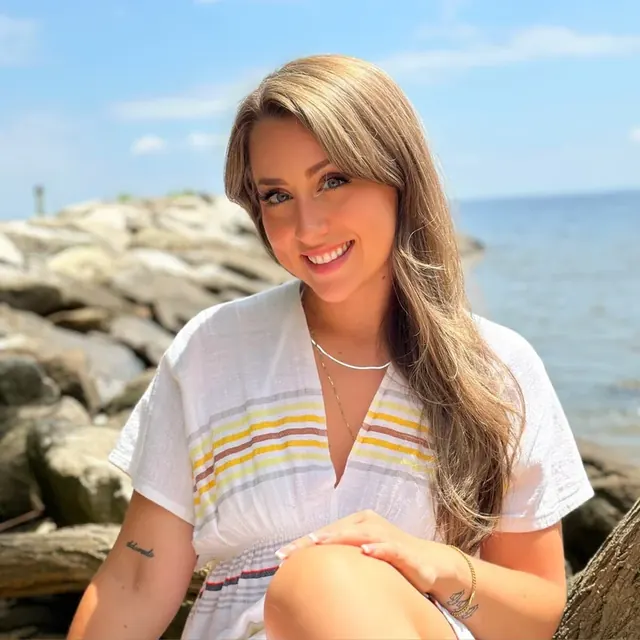 Poppy James OnlyFans profile picture - engaging creator