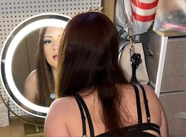 Dipped in pink OnlyFans creator profile