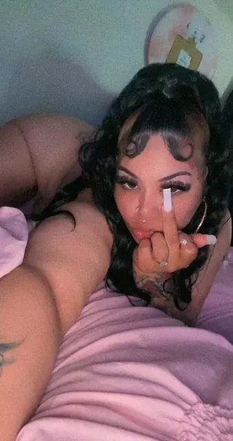 Doemamii OnlyFans creator with captivating allure