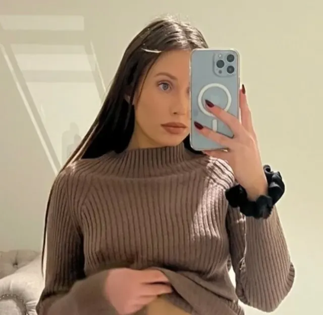 Sienna OnlyFans creator with exclusive content