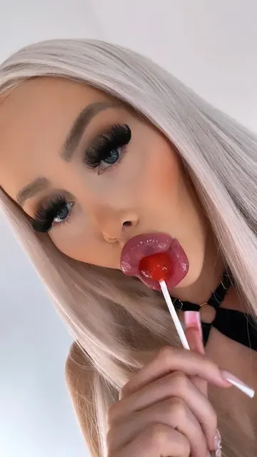 BIMBO GODDESS DOLLY OnlyFans profile with daily content.