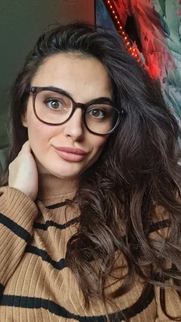 dollymay92 OnlyFans creator specializing in foot fetish
