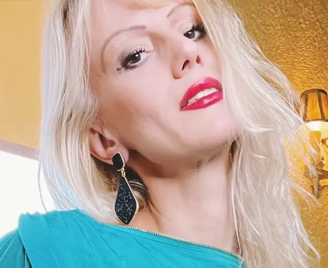 Mistress Karin von Kroft OnlyFans Classy Domme