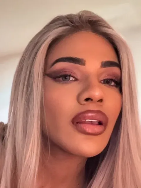 Donaxxl OnlyFans creator with charm and sensuality