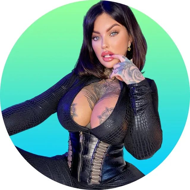 INKED MOM🖤🔥 OnlyFans Curvy Glamorous Creator