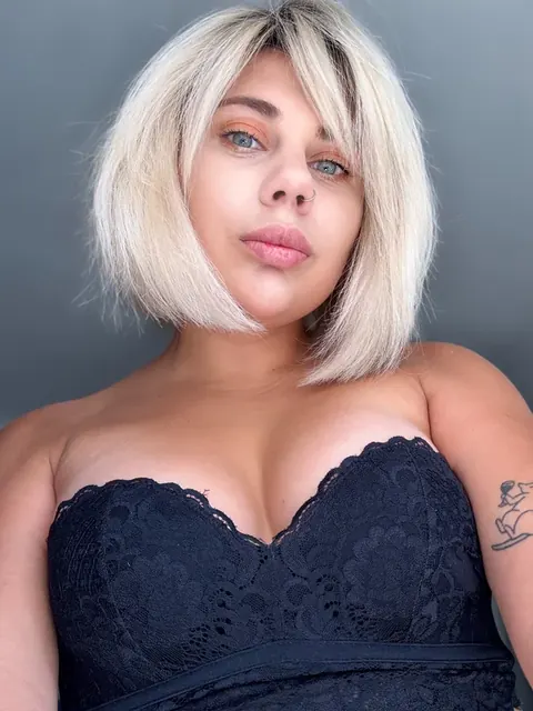 Dreamsonya OnlyFans creator with addictive content