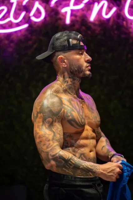 Droshowfree OnlyFans creator sharing intimate stories