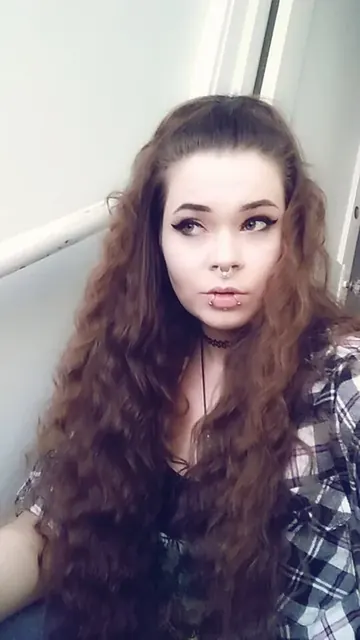 Nikki Dust OnlyFans alternative girl next door