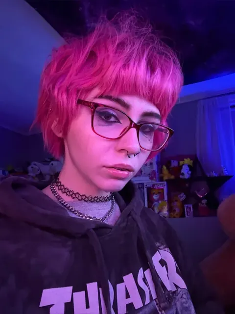 dutifuldolly OnlyFans slim nerdy goth creator