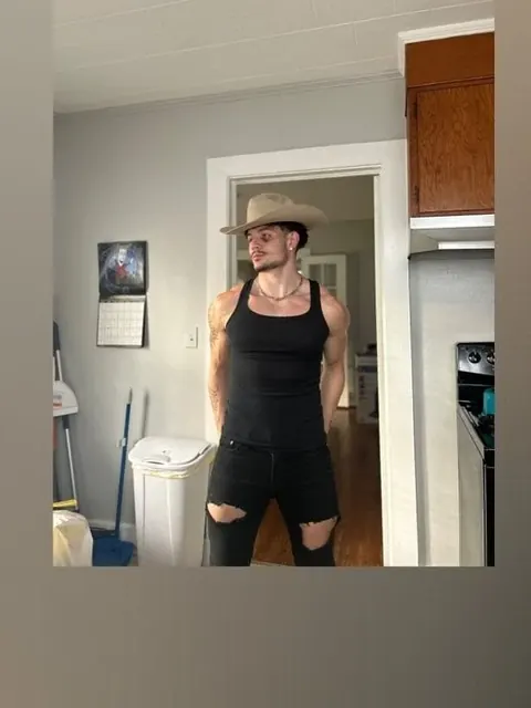 Dvddydezz OnlyFans athletic creator