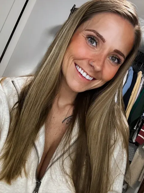 Echo OnlyFans creator with exclusive content