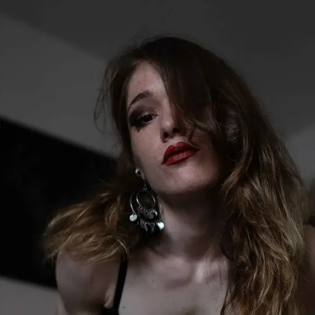 Ü OnlyFans creator with captivating content