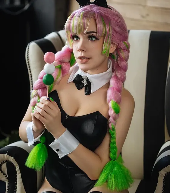 a OnlyFans creator with exclusive cosplay content
