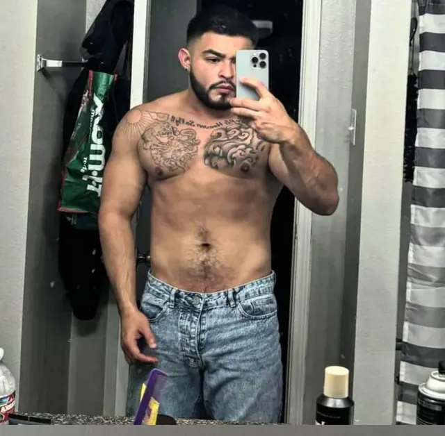 Eddie OnlyFans creator with unique content.