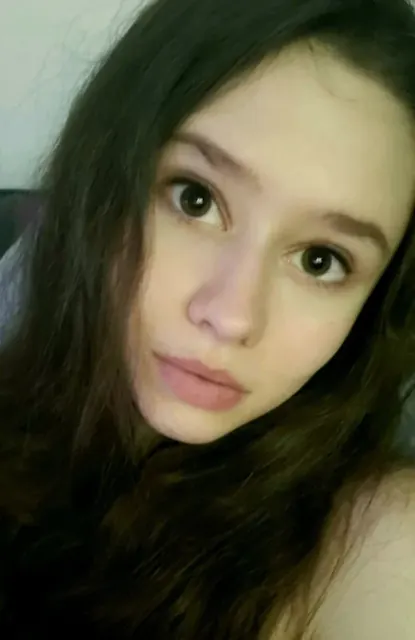 ElfenEmma OnlyFans nerdy girl-next-door