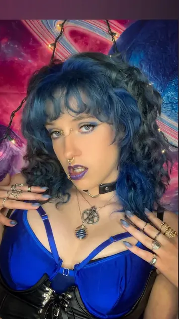 Emberann4 OnlyFans creator showcasing enticing content.