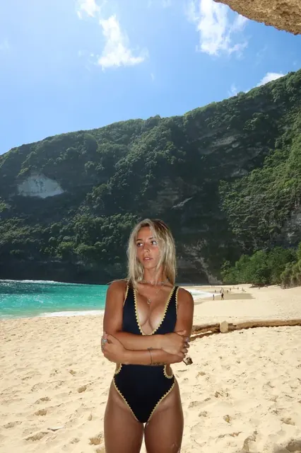 Em OnlyFans creator with casual content