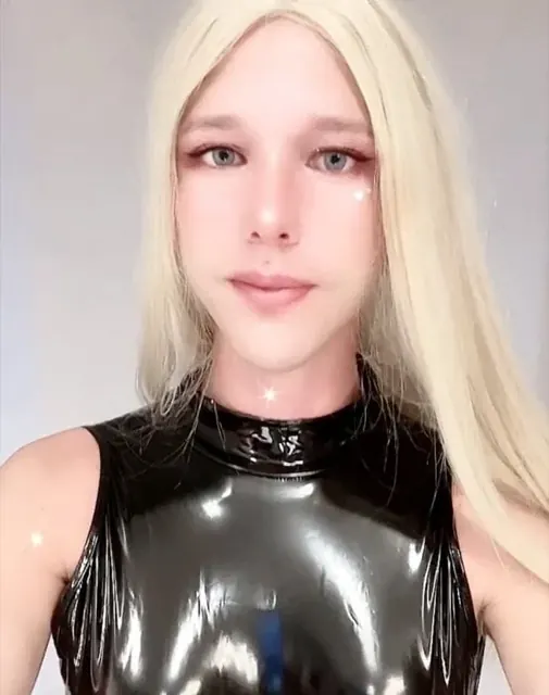 Emiliaxsweden OnlyFans T-girl creator