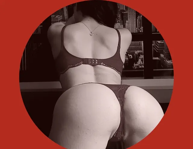 Emily Hill FREE OnlyFans glamour model
