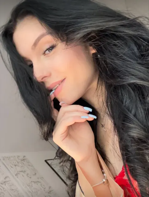 Emily OnlyFans creator with a slim figure
