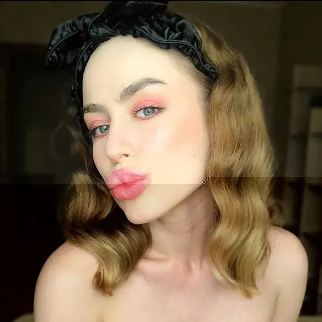 Emily OnlyFans creator with seductive content