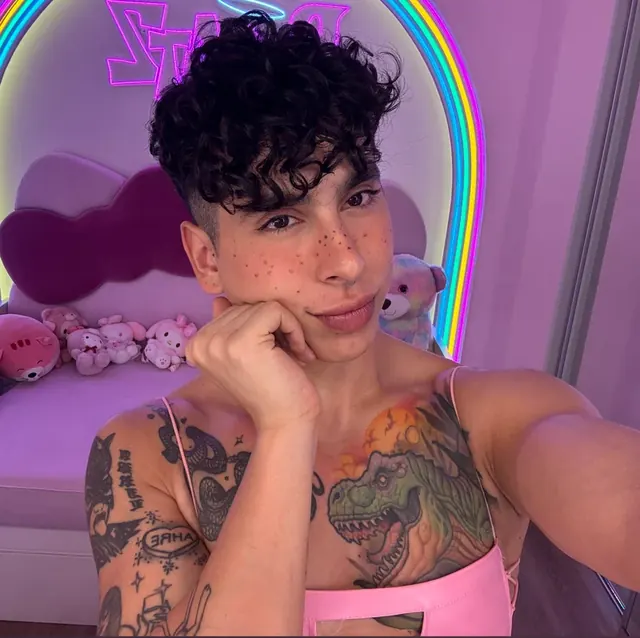 Emi Vela OnlyFans genderfluid creator