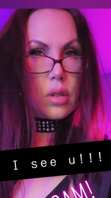 Emmafrostcam OnlyFans Brunette Creator