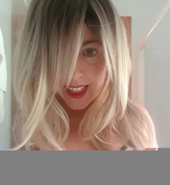 Emmanighter OnlyFans captivating creator