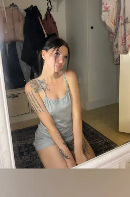 Petite Emsan🙈🥵 OnlyFans creator with engaging content