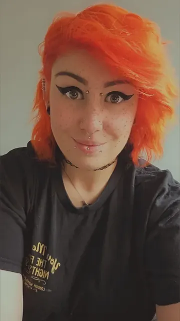 Emomummy OnlyFans alt girl with curves