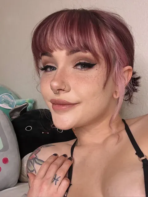Elise Tails OnlyFans creator with daily updates