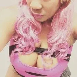 Envme2tymes OnlyFans creator with curvy appearance.