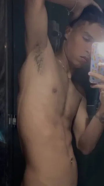 Ermig5 OnlyFans creator with exclusive content
