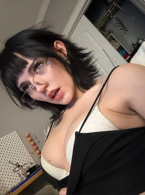 ess <3 OnlyFans creator with playful content