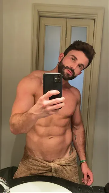 Breno_Latin OnlyFans creator with travel content