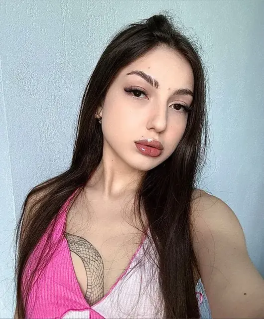EvA OnlyFans creator with engaging personality