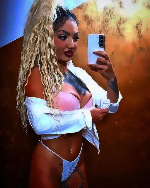 EVELINA CHIVU OnlyFans official profile with sexy content.