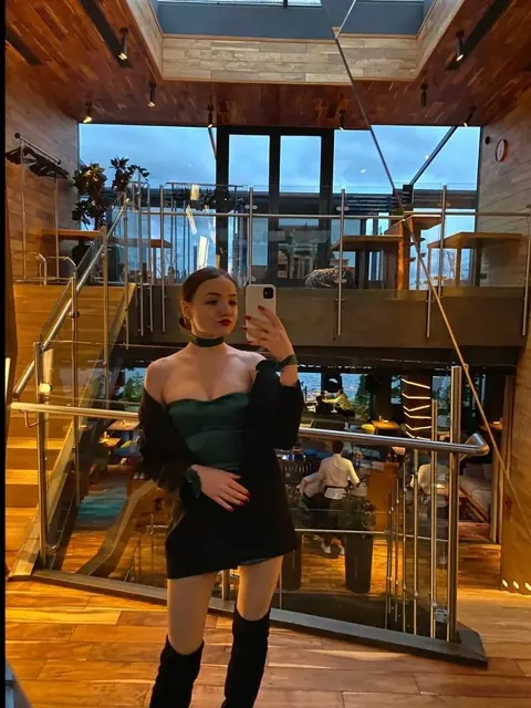 Evil Evelyn (@evillevelyne) OnlyFans exclusive creator profile photo