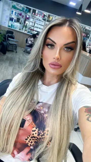 Fabyzinha Oficial VIP OnlyFans sweet creator