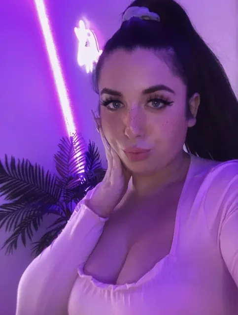 miss goth fart OnlyFans custom content creator